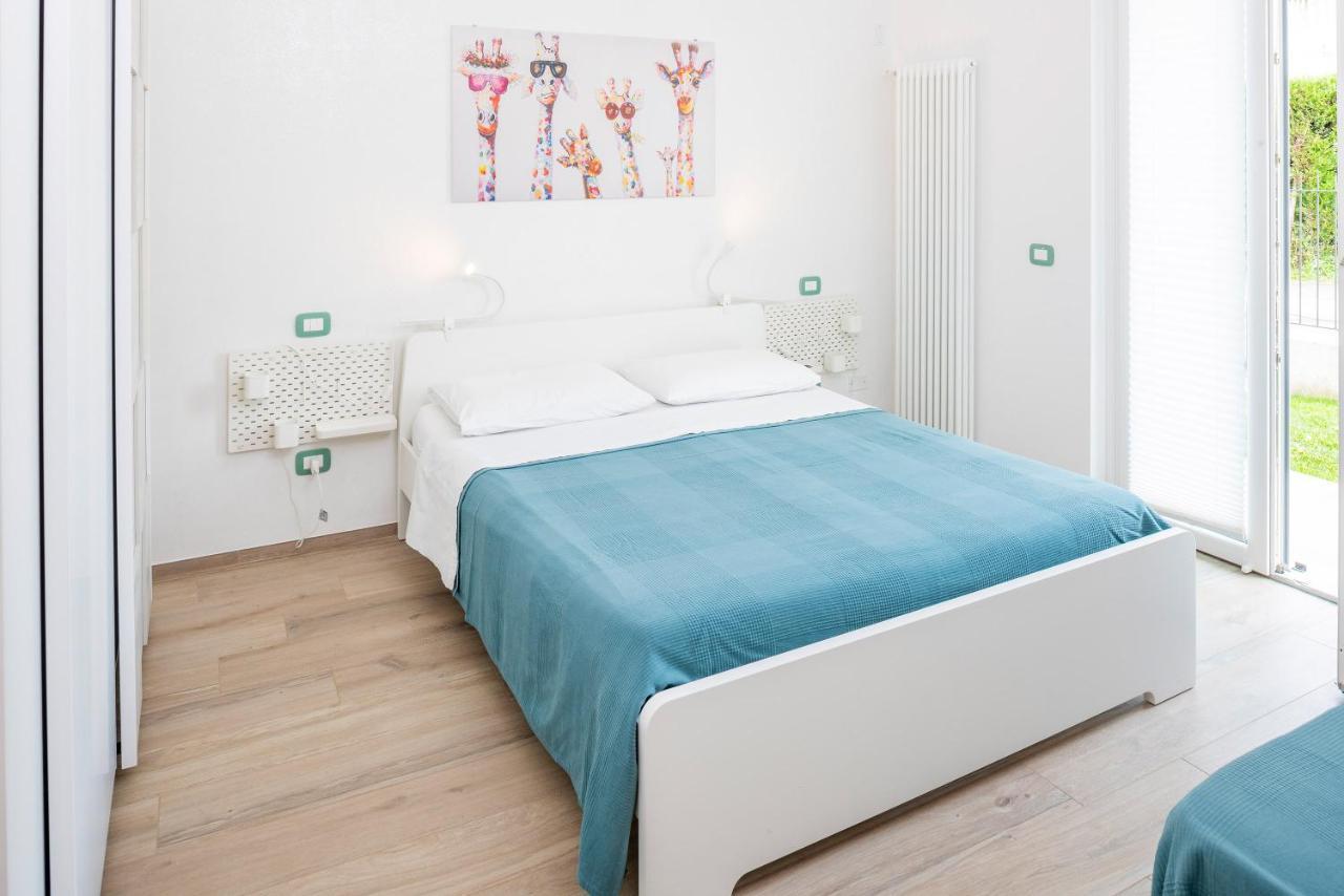 Villa Rosetta & Romeo Family Apartment Костермано Экстерьер фото
